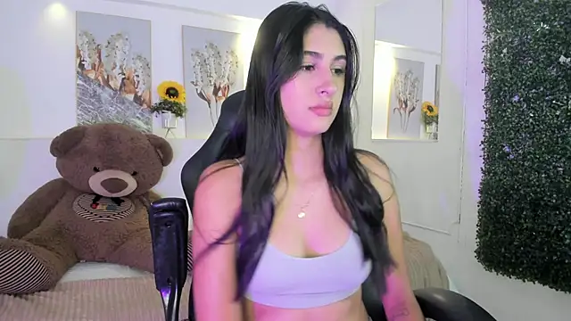 Ashley Evans18 online show from October 25, 2025, 12:56 pm