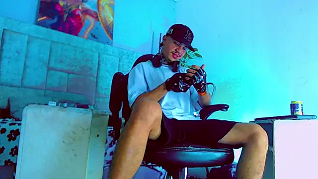 HannibalLester online show from October 22, 2025, 4:24 am