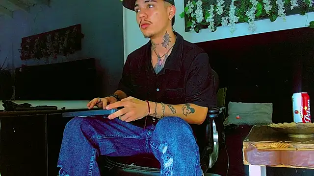 HannibalLester online show from April 12, 2026, 5:01 am