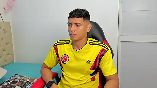 Snapshot of yei-sant chatting on October 25, 2025, 2:41 am yei-sant online show from October 25, 2025, 2:41 am