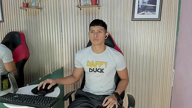 Snapshot of yei-sant chatting on October 31, 2025, 3:29 am yei-sant online show from October 31, 2025, 3:29 am