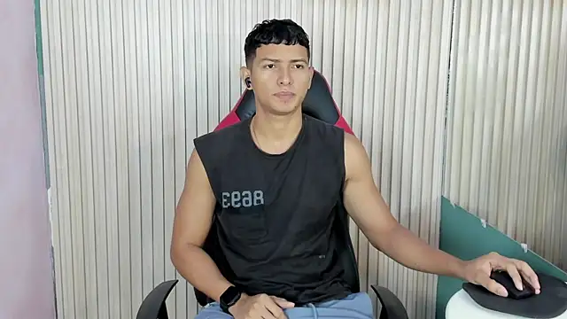 Snapshot of yei-sant chatting on November 6, 2025, 2:56 am yei-sant online show from November 6, 2025, 2:56 am