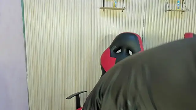 Snapshot of yei-sant chatting on November 8, 2025, 2:34 am yei-sant online show from November 8, 2025, 2:34 am