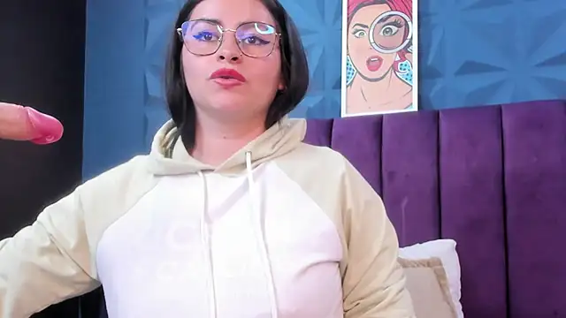 NicoleJonss online show from May 16, 2026, 12:18 am
