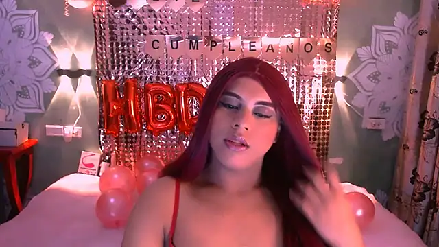Snapshot of Emili_Roux chatting on February 10, 2025, 12:08 pm Emili Roux online show from February 10, 2025, 12:08 pm