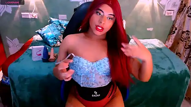 Snapshot of Emili_Roux chatting on March 3, 2025, 9:05 pm Emili Roux online show from March 3, 2025, 9:05 pm