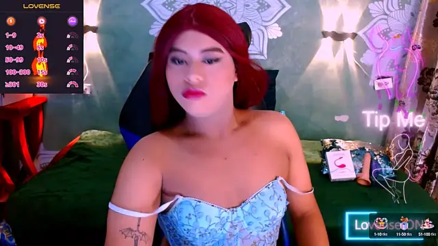 Snapshot of Emili_Roux chatting on March 13, 2025, 12:46 pm Emili Roux online show from March 13, 2025, 12:46 pm
