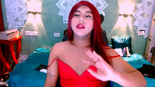 Snapshot of Emili_Roux chatting on March 17, 2025, 7:04 pm Emili Roux online show from March 17, 2025, 7:04 pm
