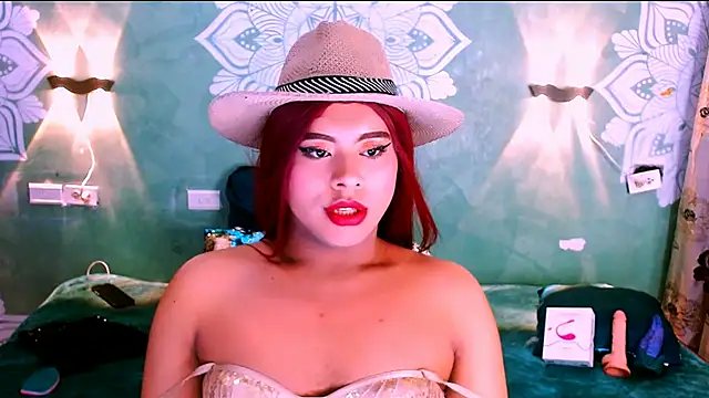 Snapshot of Emili_Roux chatting on March 21, 2025, 9:45 pm Emili Roux online show from March 21, 2025, 9:45 pm