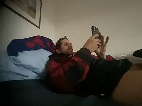 Snapshot of mackshaft4711 chatting on December 20, 2024, 3:00 pm mackshaft4711 online show from December 20, 2024, 3:00 pm