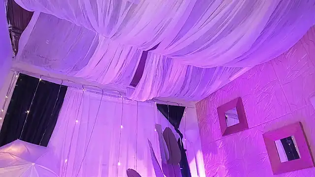 sadashi moon  online show from February 9, 2025, 7:38 am