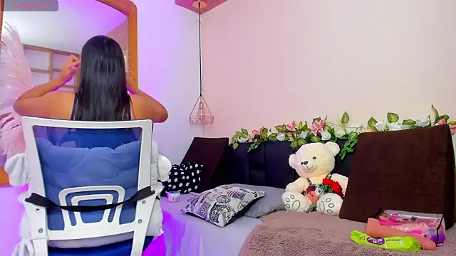 Hannah williams1 online show from February 22, 2025, 10:40 am