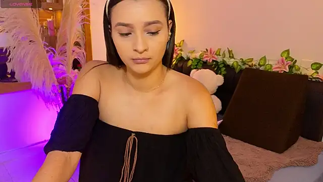 Hannah williams1 online show from September 13, 2025, 8:52 pm