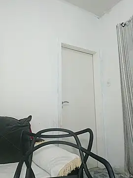 Snapshot of annybarros21 chatting on October 15, 2025, 4:23 am annybarros21 online show from October 15, 2025, 4:23 am