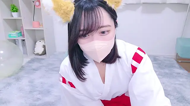 Snapshot of Yurie_ chatting on January 2, 2025, 2:33 am Yurie online show from January 2, 2025, 2:33 am