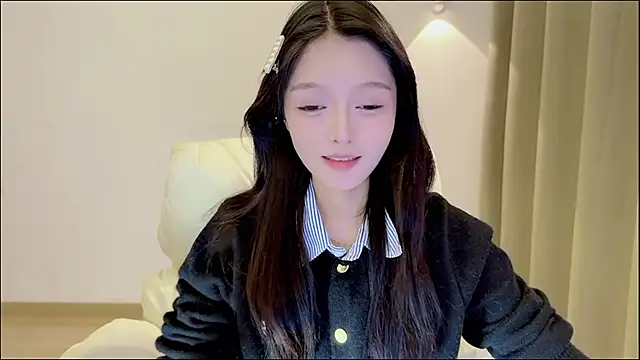 xiaodaibabyy online show from November 19, 2025, 1:55 pm
