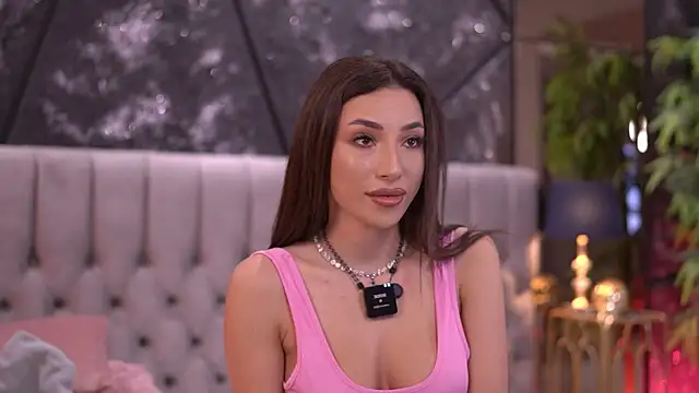 GinaValentinna online show from May 12, 2026, 7:33 pm