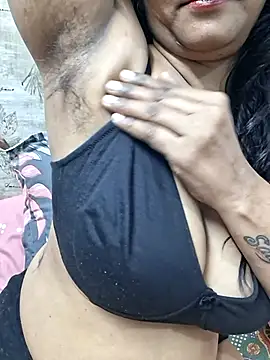 Snapshot of lovelyruhi chatting on October 30, 2025, 7:32 am lovelyruhi online show from October 30, 2025, 7:32 am