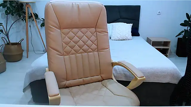 NaughtyNylonFeet online show from October 8, 2025, 3:04 am