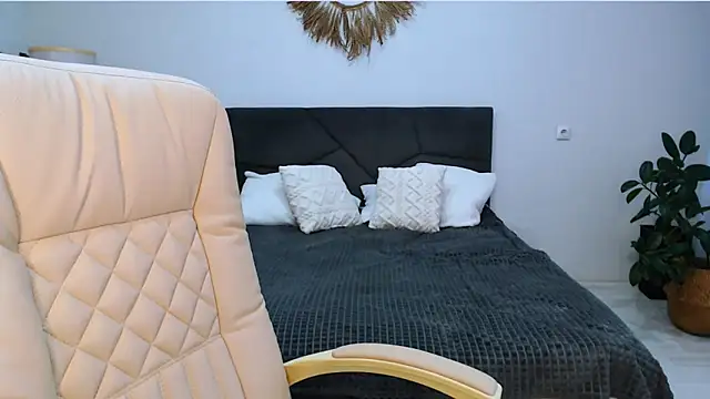 NaughtyNylonFeet online show from November 14, 2025, 3:38 am