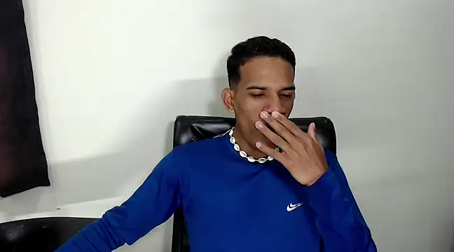 AbrahanBratz online show from December 26, 2024, 11:32 am