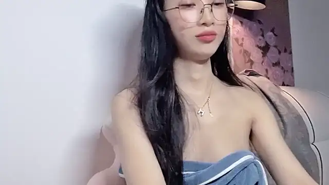 Lili-2 online show from May 19, 2026, 6:36 pm