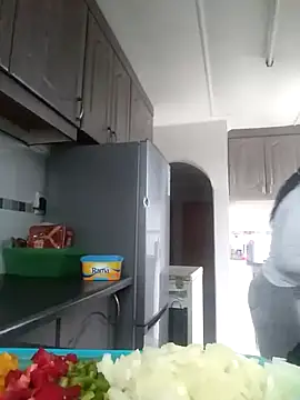 Feathergal69  online show from September 12, 2025, 2:17 pm