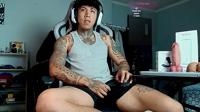 Nickhot0609 online show from October 7, 2025, 11:02 pm