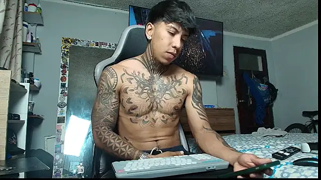 Nickhot0609 online show from January 16, 2026, 2:26 am