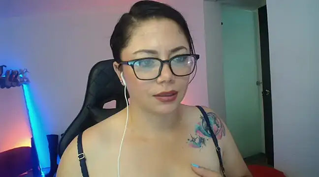 Madame Shein  online show from February 17, 2025, 12:38 pm