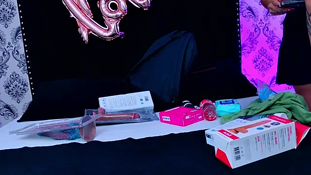 Derieri D online show from February 20, 2026, 8:09 pm