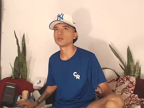 Snapshot of Edward_Milleer chatting on October 3, 2025, 2:52 am Edward Milleer online show from October 3, 2025, 2:52 am