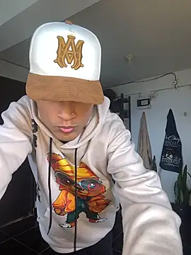 Snapshot of Edward_Milleer chatting on October 27, 2025, 4:11 pm Edward Milleer online show from October 27, 2025, 4:11 pm