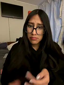 AleFantasy0001 online show from October 29, 2025, 4:15 am