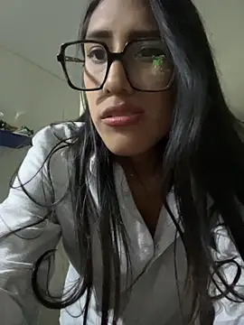 AleFantasy0001 online show from November 8, 2025, 3:29 am