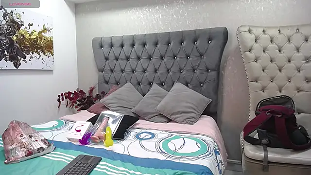 Melodi Roux online show from January 26, 2025, 1:04 pm