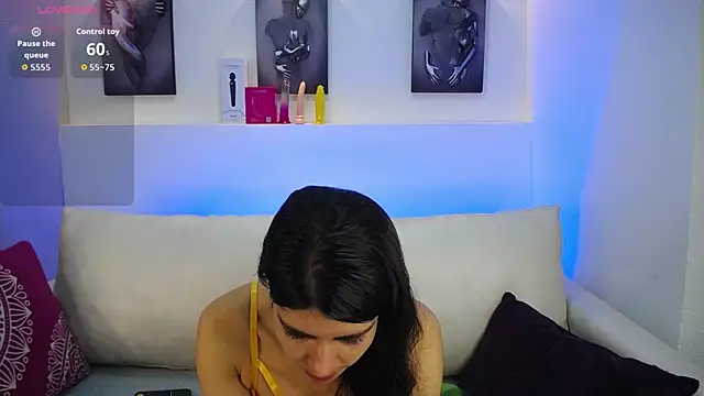 Melodi Roux online show from September 16, 2025, 1:23 pm