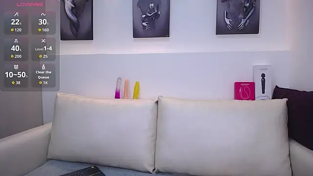 Melodi Roux online show from October 6, 2025, 12:13 pm