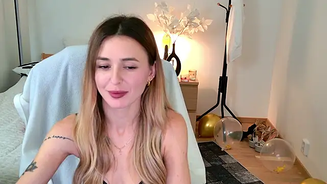 Sophie Enzo online show from February 2, 2025, 1:45 am