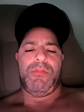 Snapshot of Marciogrei chatting on September 22, 2025, 9:39 pm Marciogrei online show from September 22, 2025, 9:39 pm