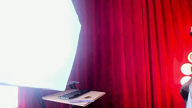 Snapshot of HakuRukushka chatting on February 14, 2025, 2:44 pm HakuRukushka online show from February 14, 2025, 2:44 pm