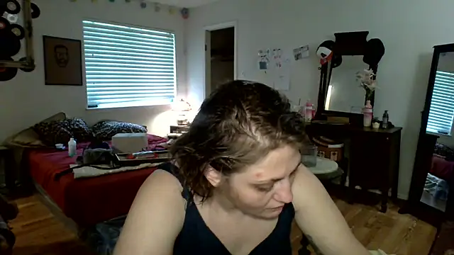 sophiarica online show from April 22, 2026, 3:35 pm