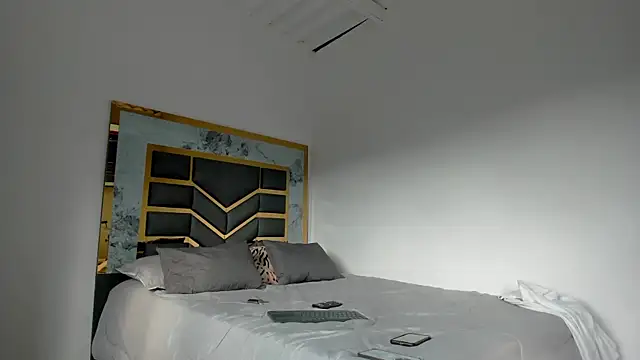 MattDevon online show from October 2, 2025, 9:11 pm