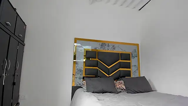 MattDevon online show from October 4, 2025, 10:19 pm