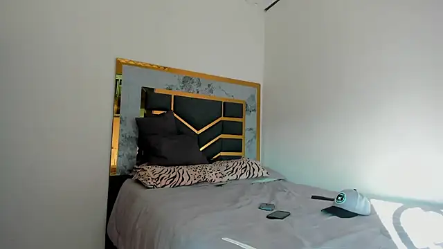 MattDevon online show from October 6, 2025, 9:23 pm