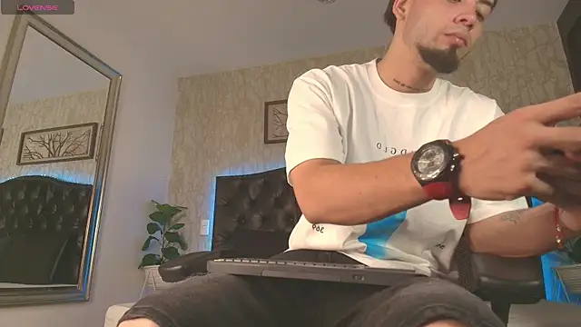 MattDevon online show from February 8, 2026, 1:42 am