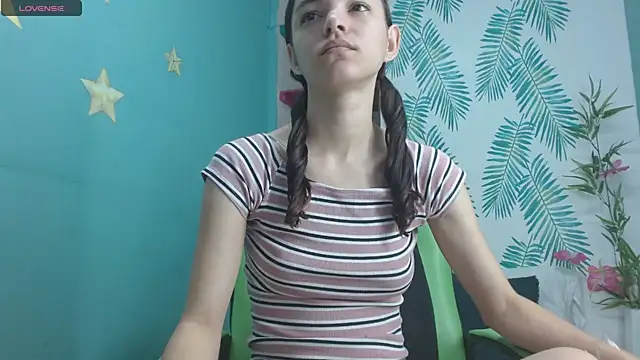 Mia-kalinfa online show from January 3, 2025, 12:19 pm