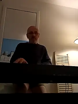 Snapshot of geilerschwanz64 chatting on January 13, 2025, 1:45 am geilerschwanz64 online show from January 13, 2025, 1:45 am