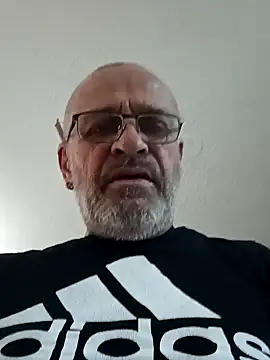 Snapshot of geilerschwanz64 chatting on January 16, 2025, 9:19 pm geilerschwanz64 online show from January 16, 2025, 9:19 pm