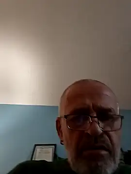 Snapshot of geilerschwanz64 chatting on January 17, 2025, 8:02 am geilerschwanz64 online show from January 17, 2025, 8:02 am